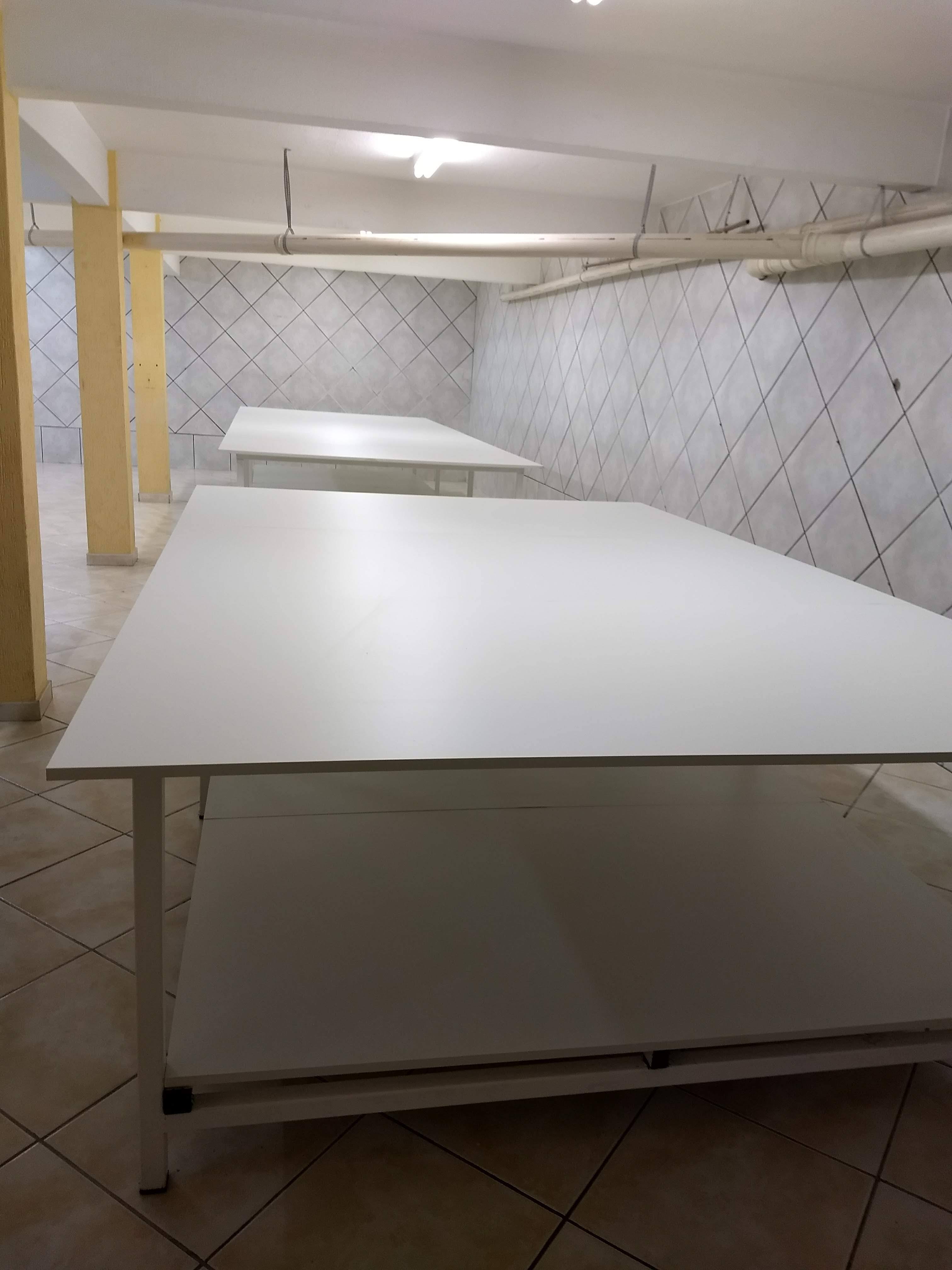 TECIDOS, MALHAS, AVIAMENTOS, FIOS, MOBILIÁRIO, MAQUINÁRIO  E OUTROS