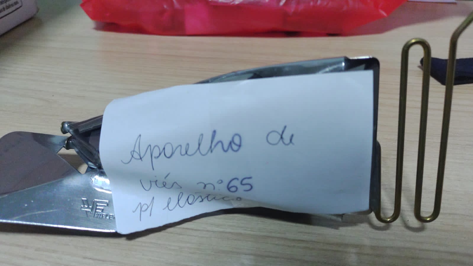 TECIDOS, MALHAS, AVIAMENTOS, FIOS, MOBILIÁRIO, MAQUINÁRIO  E OUTROS