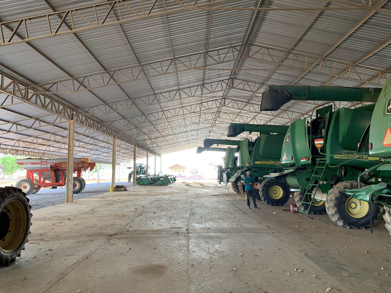 FAZENDA EM FORMOSA DO RIO PRETO-BA COM 71.200 HECTARES