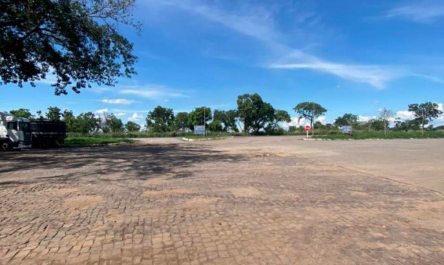 POSTO DE COMBUSTÍVEL EM PRES. OLEGÁRIO-MG (ÀS MARGENS DA BR-040)