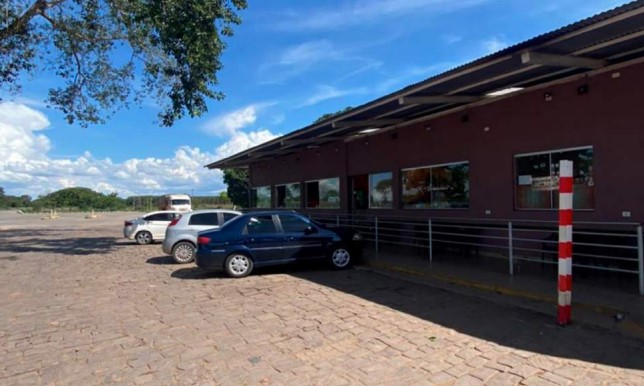 POSTO DE COMBUSTÍVEL EM PRES. OLEGÁRIO-MG (ÀS MARGENS DA BR-040)