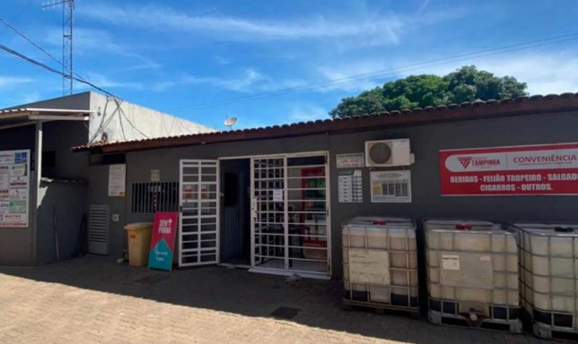 POSTO DE COMBUSTÍVEL EM PRES. OLEGÁRIO-MG (ÀS MARGENS DA BR-040)