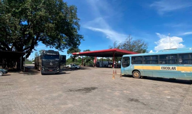 POSTO DE COMBUSTÍVEL EM PRES. OLEGÁRIO-MG (ÀS MARGENS DA BR-040)
