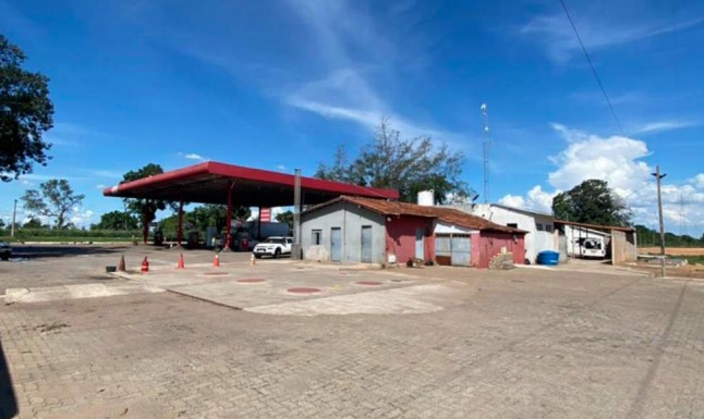 POSTO DE COMBUSTÍVEL EM PRES. OLEGÁRIO-MG (ÀS MARGENS DA BR-040)
