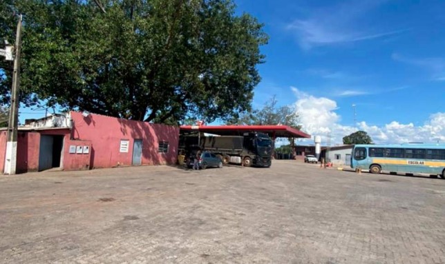 POSTO DE COMBUSTÍVEL EM PRES. OLEGÁRIO-MG (ÀS MARGENS DA BR-040)