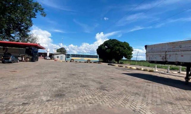 POSTO DE COMBUSTÍVEL EM PRES. OLEGÁRIO-MG (ÀS MARGENS DA BR-040)