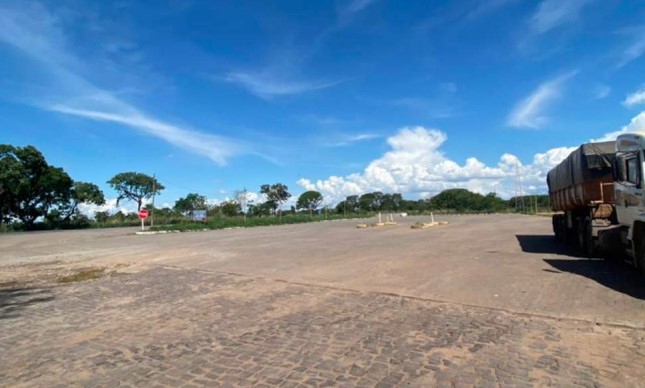 POSTO DE COMBUSTÍVEL EM PRES. OLEGÁRIO-MG (ÀS MARGENS DA BR-040)