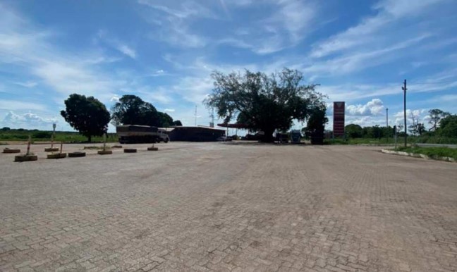 POSTO DE COMBUSTÍVEL EM PRES. OLEGÁRIO-MG (ÀS MARGENS DA BR-040)