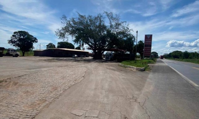 POSTO DE COMBUSTÍVEL EM PRES. OLEGÁRIO-MG (ÀS MARGENS DA BR-040)
