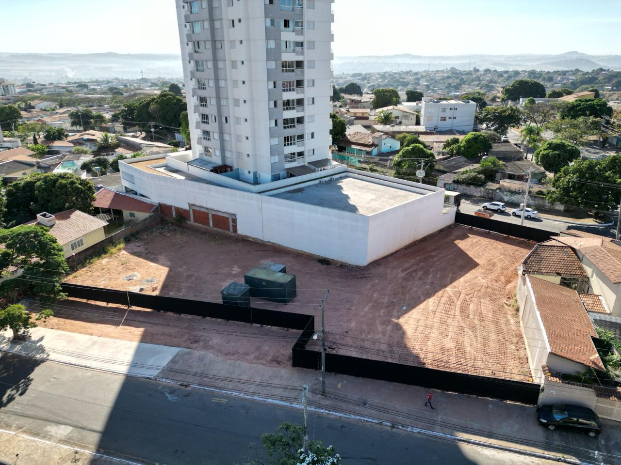 LOTES Nº 18, 21, 23 E 25, QUADRA 97, RUA 261-A, ST. LESTE UNIVER., GOIÂNIA-GO
